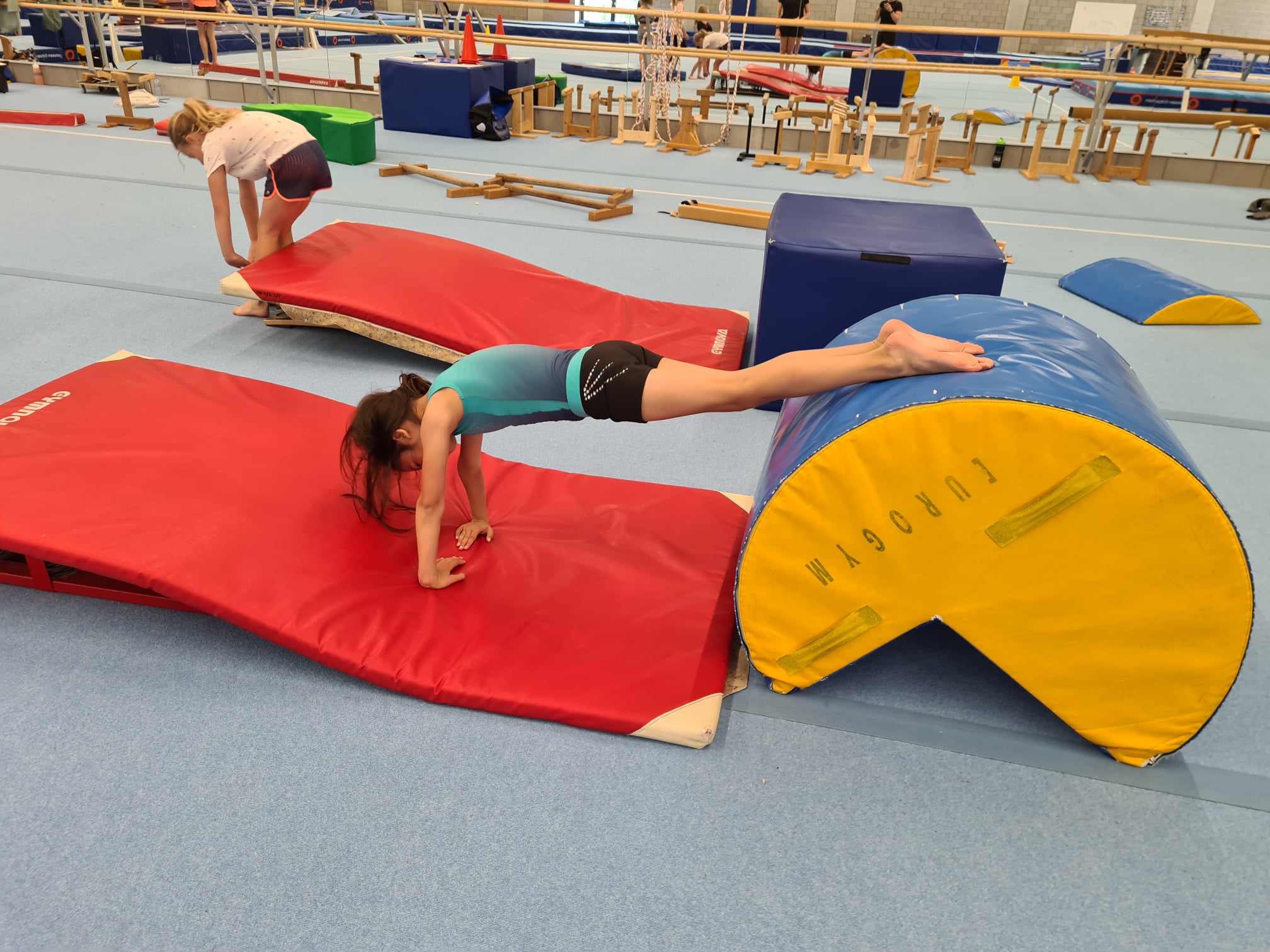 Kinderen leven zich uit op de sportkampen